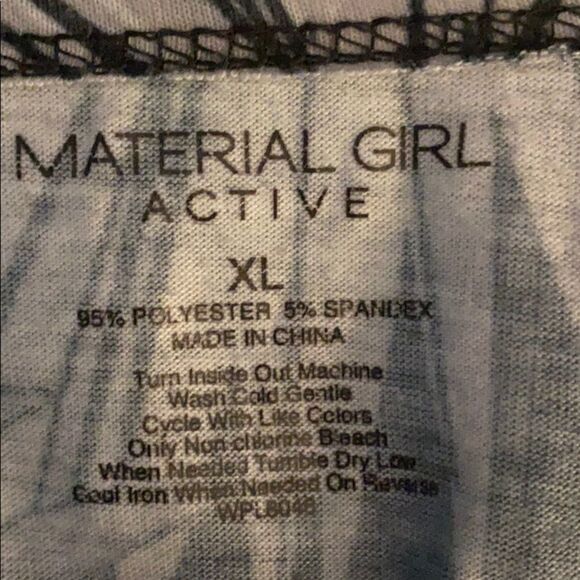 Material Girl Active Cropped Graphic Tank size XL - Picture 5 of 5